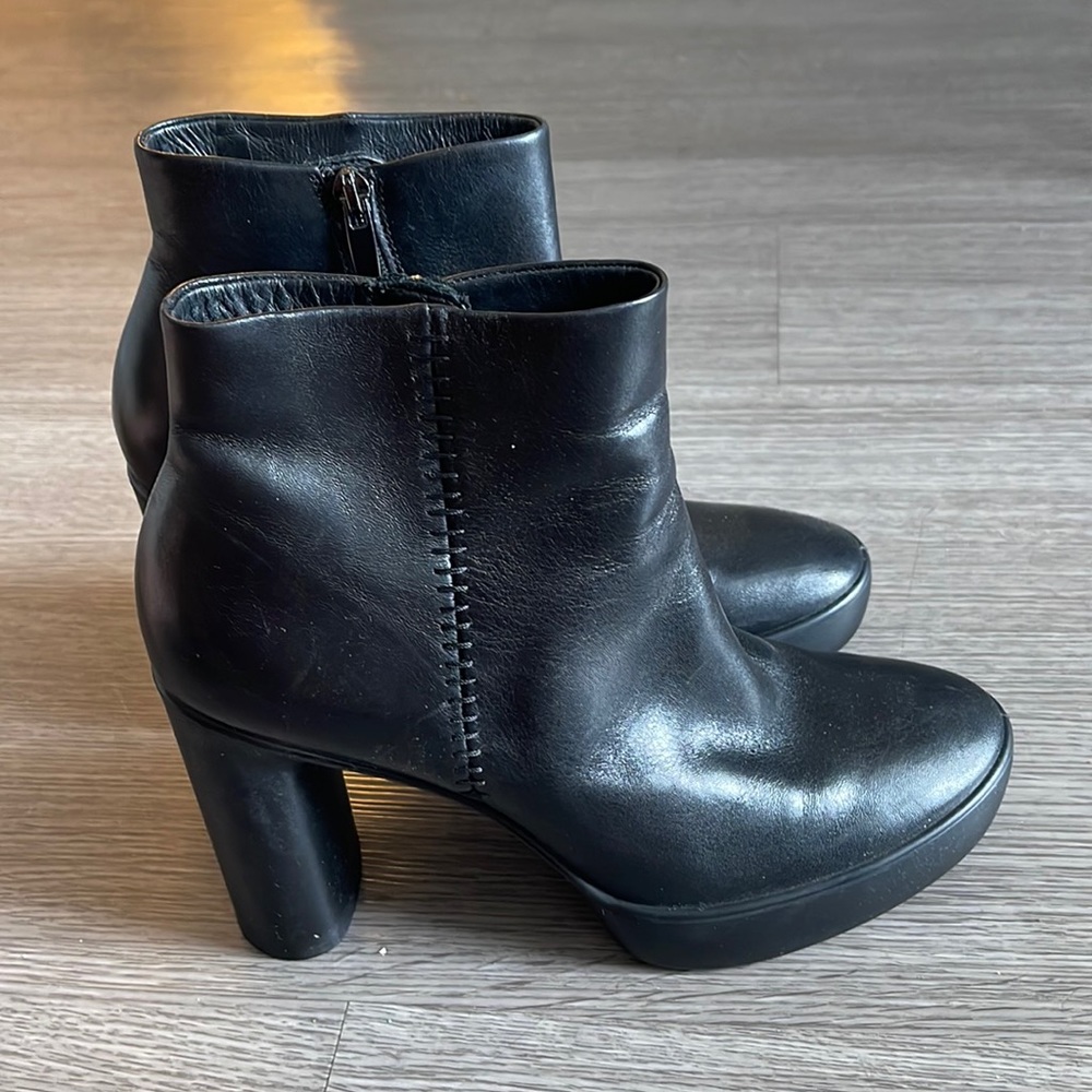 Ecco Shape Sculpted Motion Black Ankle Boot - Women | Color: Black | Size: 8